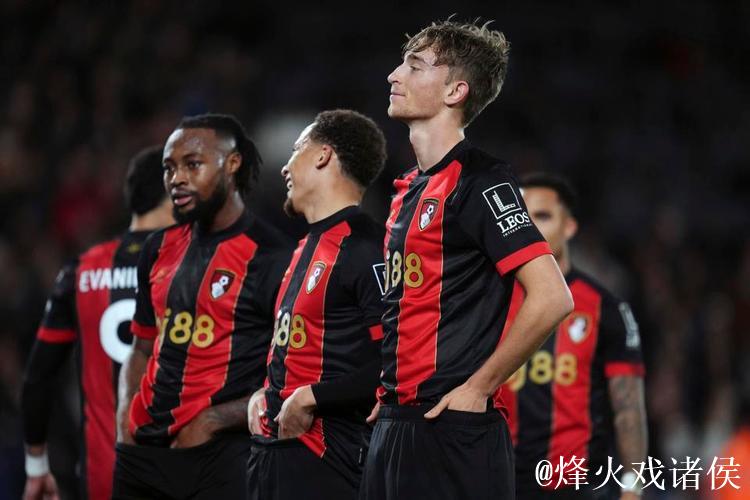 伯恩茅斯中场亚当斯韧带重创,美国忧心世界杯前景 伯恩茅斯中场亚当斯韧带重创,美国忧心世界杯前景